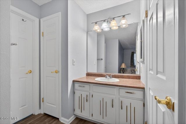 105 Yorktown Drive, Clifton Park, NY 12065