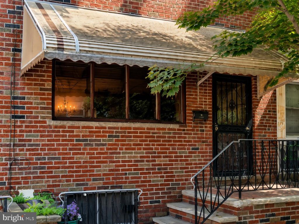1525 S JUNIPER ST, Philadelphia, PA 19147