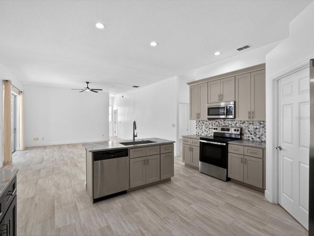 411 BOXWOOD DRIVE, Davenport, FL 33837