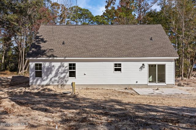 2401 Sunset Harbor Road SE, Bolivia, NC 28422