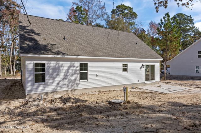 2401 Sunset Harbor Road SE, Bolivia, NC 28422