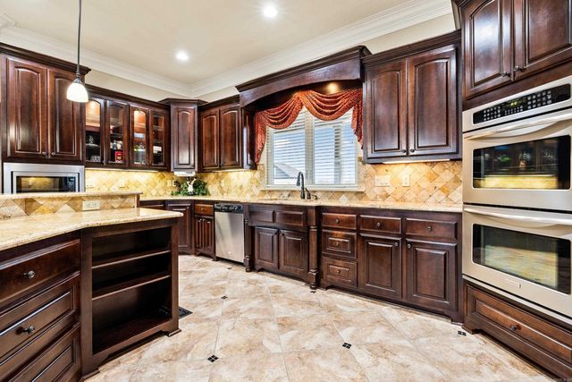 95 River Road Drive West, Mayflower, AR 72106