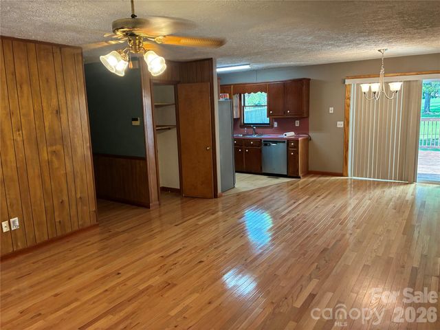 1008 Hopedale Drive, Lenoir, NC 28645