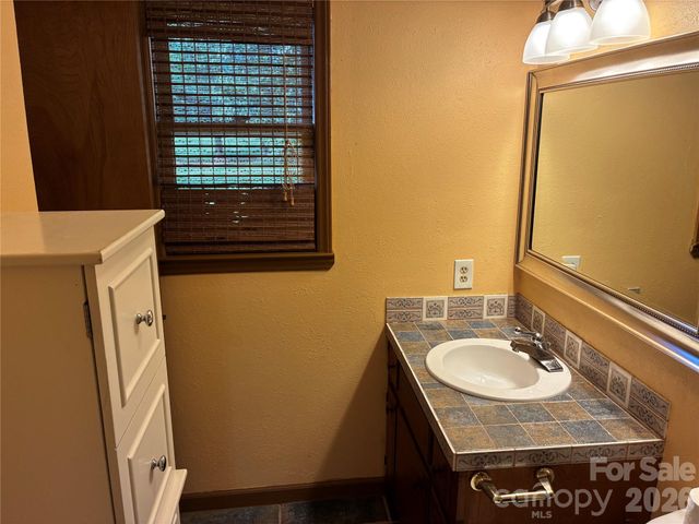 1008 Hopedale Drive, Lenoir, NC 28645