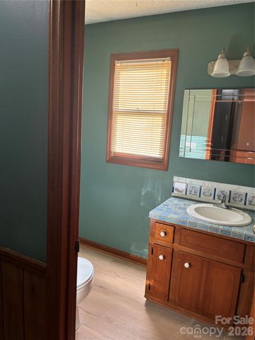 1008 Hopedale Drive, Lenoir, NC 28645