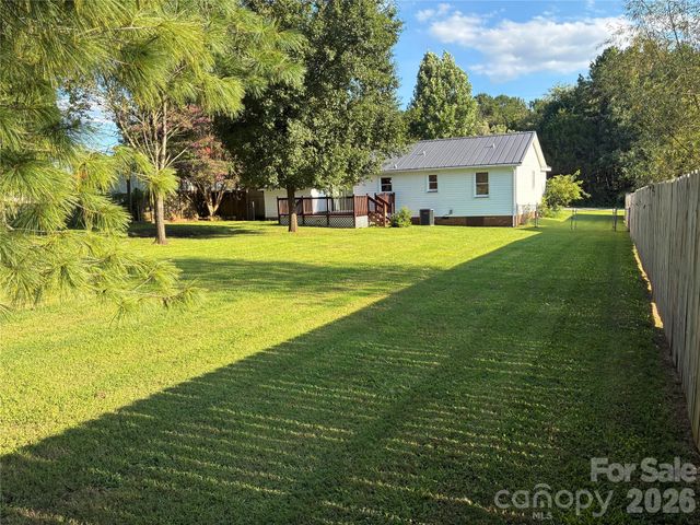1008 Hopedale Drive, Lenoir, NC 28645