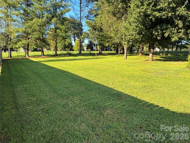 1008 Hopedale Drive, Lenoir, NC 28645
