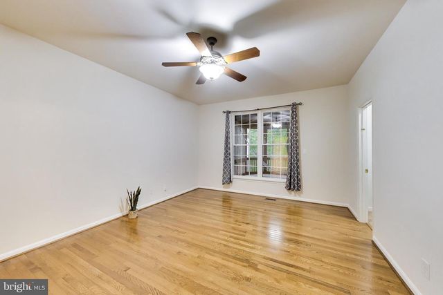 6210 FOREST GROVE DR, Fredericksburg, VA 22407