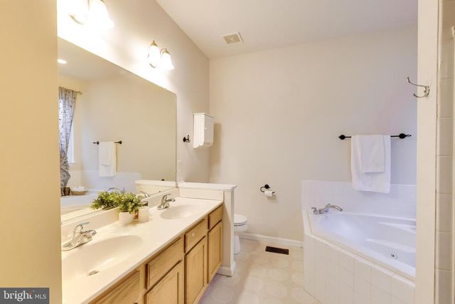 6210 FOREST GROVE DR, Fredericksburg, VA 22407