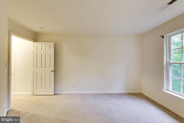 6210 FOREST GROVE DR, Fredericksburg, VA 22407