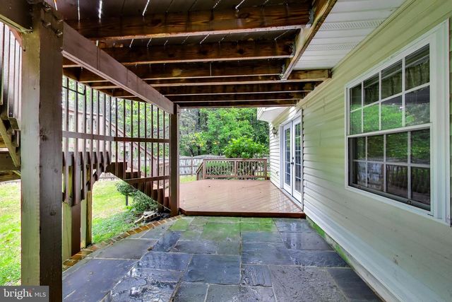 6210 FOREST GROVE DR, Fredericksburg, VA 22407