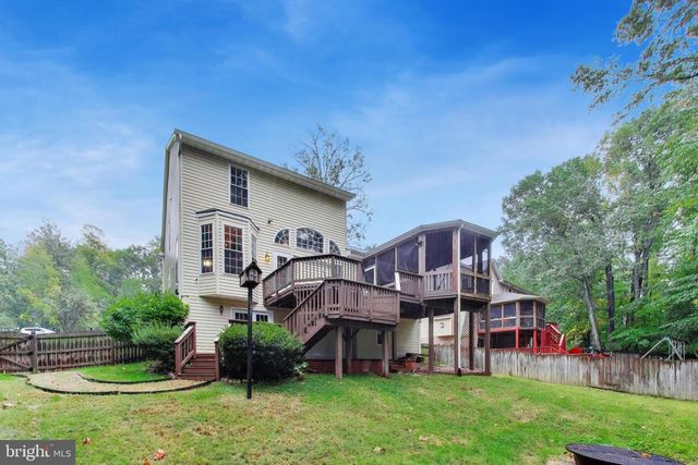 6210 FOREST GROVE DR, Fredericksburg, VA 22407