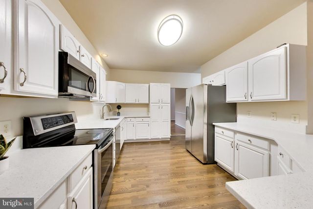 6210 FOREST GROVE DR, Fredericksburg, VA 22407