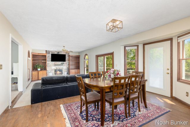 4689 8th Street, Caledonia, MI 49316