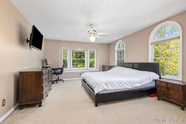 4689 8th Street, Caledonia, MI 49316