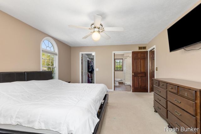 4689 8th Street, Caledonia, MI 49316