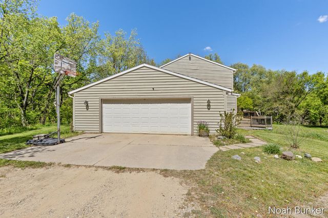 4689 8th Street, Caledonia, MI 49316