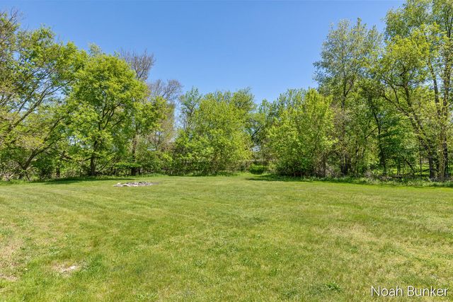 4689 8th Street, Caledonia, MI 49316