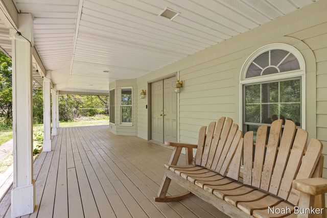 4689 8th Street, Caledonia, MI 49316