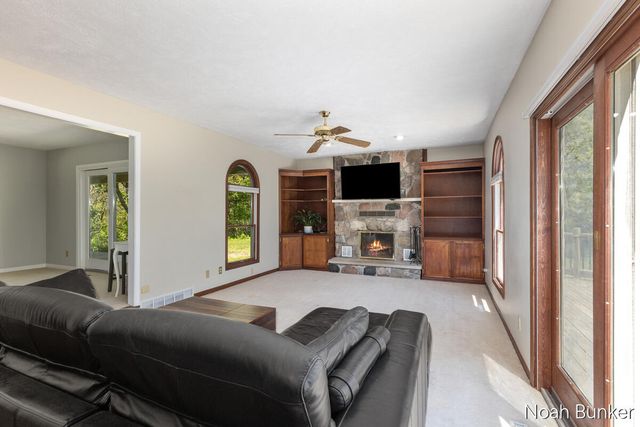 4689 8th Street, Caledonia, MI 49316