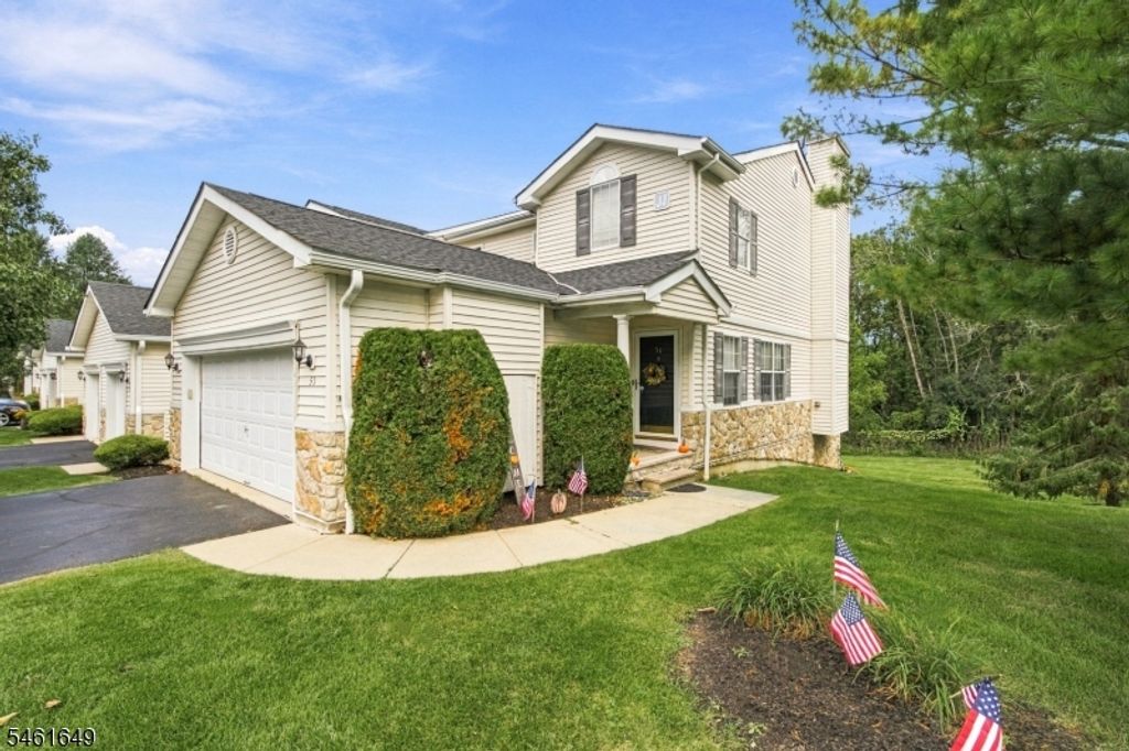 51 Lakeview Dr, Hamburg Boro, NJ 07419 — exterior