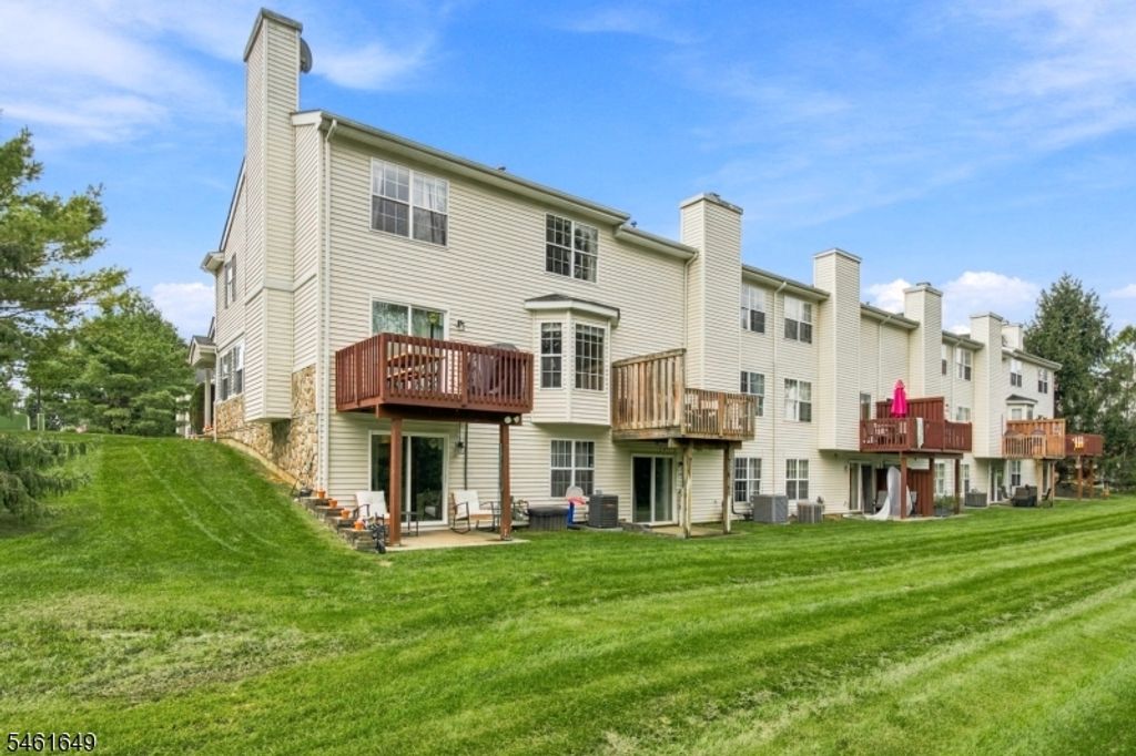51 Lakeview Dr, Hamburg Boro, NJ 07419 — photo 2