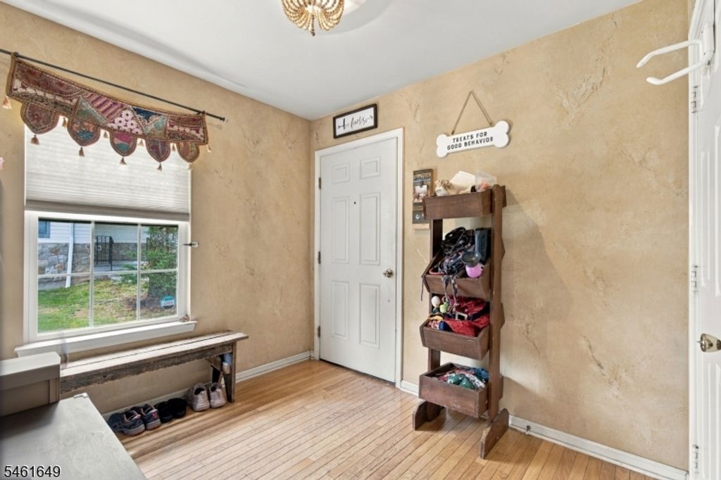 51 Lakeview Dr, Hamburg Boro, NJ 07419 — photo 5