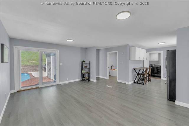 449 Strawberry Road, St Albans, WV 25177