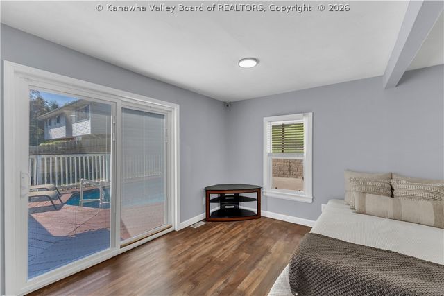 449 Strawberry Road, St Albans, WV 25177