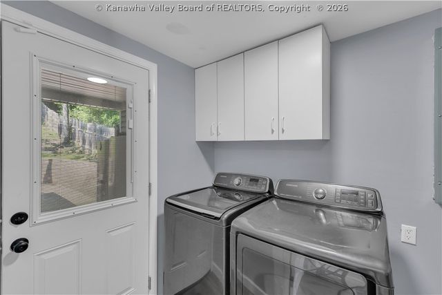 449 Strawberry Road, St Albans, WV 25177