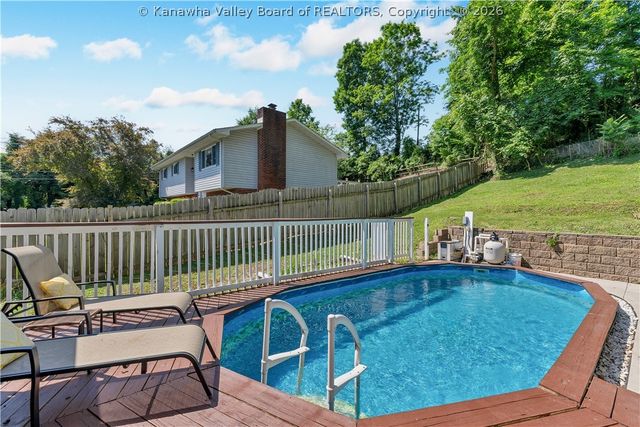 449 Strawberry Road, St Albans, WV 25177