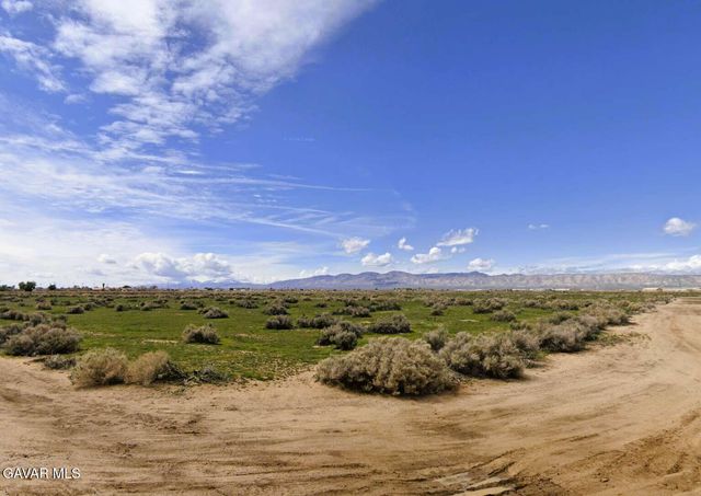 8195 Bolden Drive, California City, CA 93505