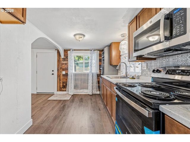 11126 Se BOISE St, Portland, OR 97266