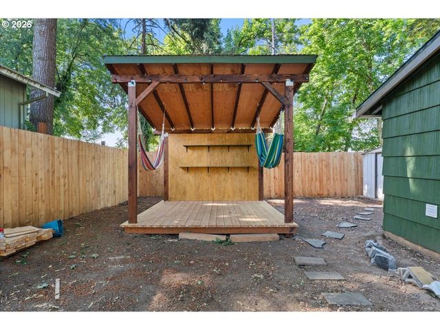 11126 Se BOISE St, Portland, OR 97266