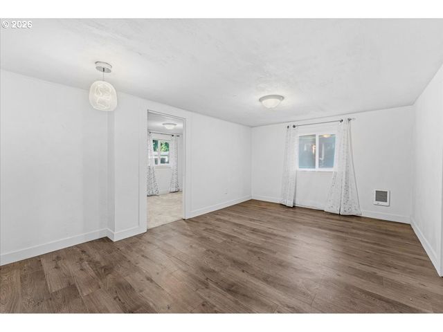 11126 Se BOISE St, Portland, OR 97266