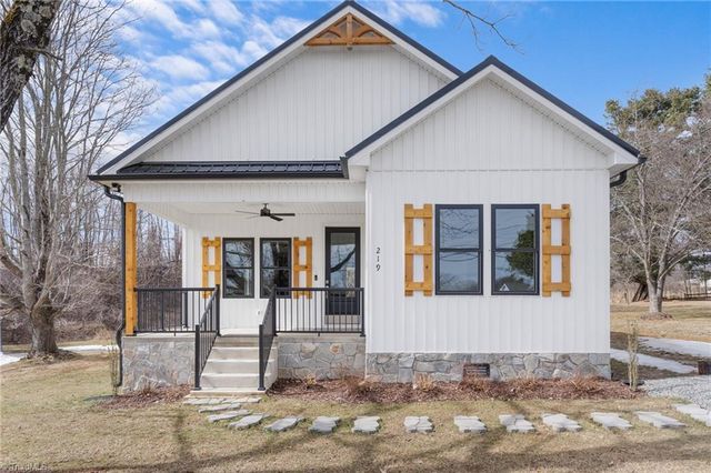 219 Grayson Street, Sparta, NC 28675