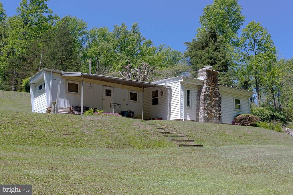 106 WESTLEY RD, Mohnton, PA 19540