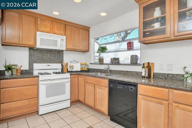 1475 Bassett Dr, Concord, CA 94521