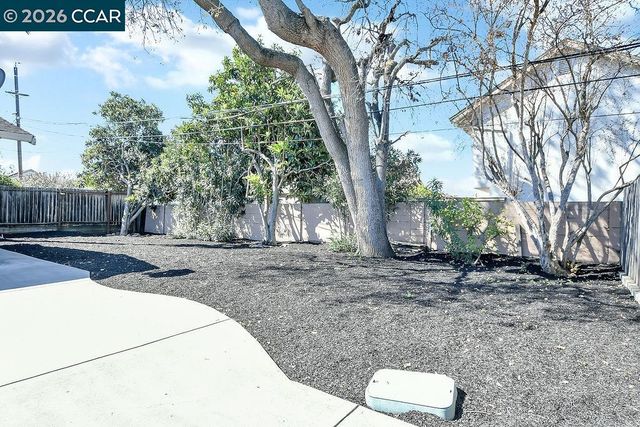 1475 Bassett Dr, Concord, CA 94521