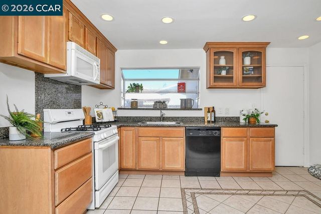 1475 Bassett Dr, Concord, CA 94521