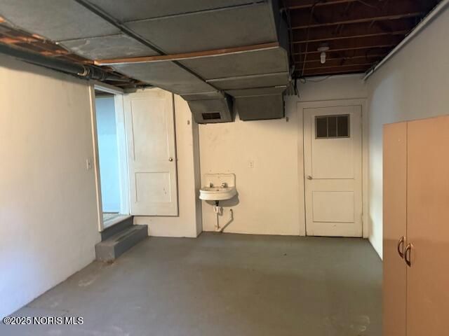 305 W 1st Street, Defiance, OH 43512