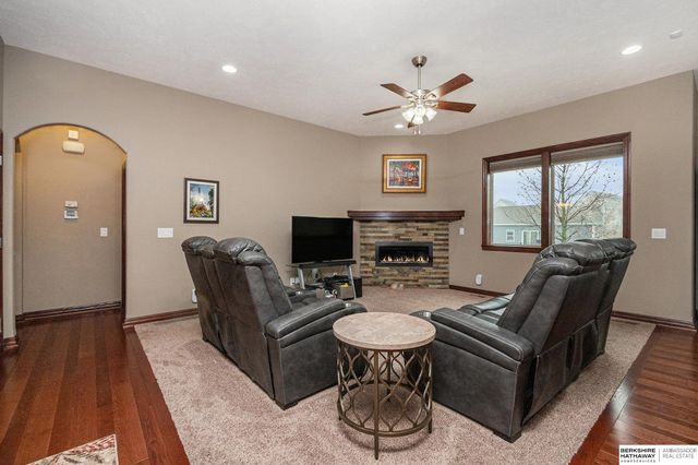 10908 S 175th Avenue, Omaha, NE 68136