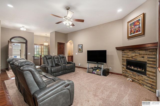 10908 S 175th Avenue, Omaha, NE 68136