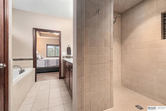 10908 S 175th Avenue, Omaha, NE 68136