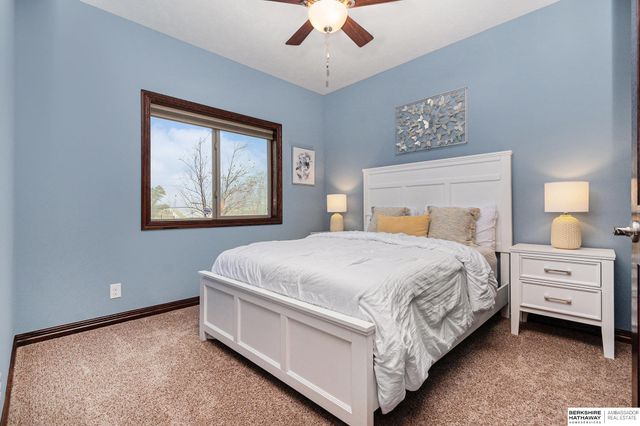 10908 S 175th Avenue, Omaha, NE 68136