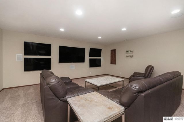 10908 S 175th Avenue, Omaha, NE 68136