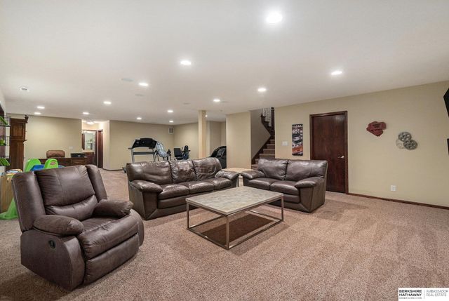 10908 S 175th Avenue, Omaha, NE 68136