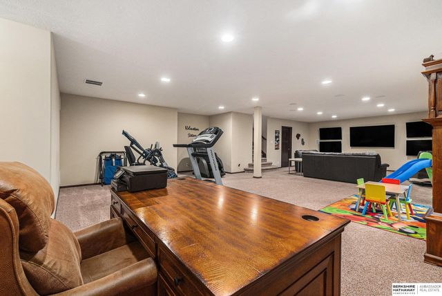 10908 S 175th Avenue, Omaha, NE 68136