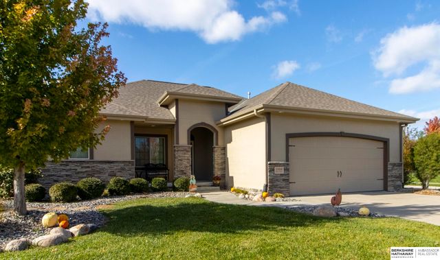 10908 S 175th Avenue, Omaha, NE 68136