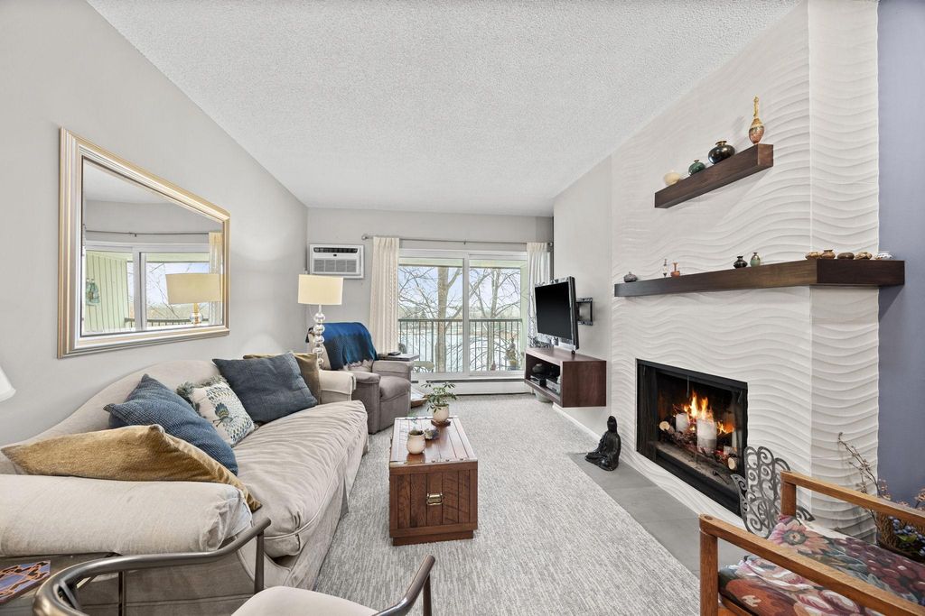 4820 Park Commons Drive 319, Saint Louis Park, MN 55416 — exterior